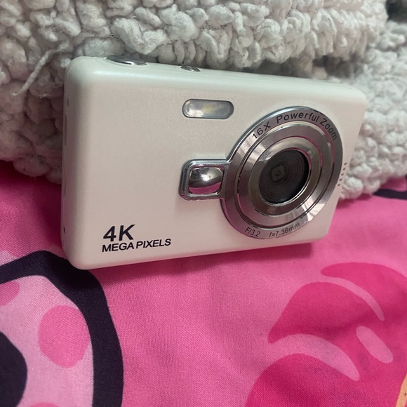 4K Mega Pixels Digital Camera - White - Picture 6 of 6